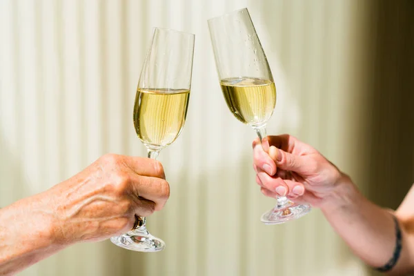 Capodanno A Milano Per Single Over 50: Un’occasione Per Socializzare Aprile 20, 2025 blog135 aprile 20, 2025
